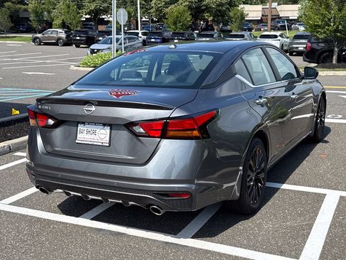 Certified 2025 Nissan Altima 2.5 SV w/ SV Special Edition Package FWD image 4