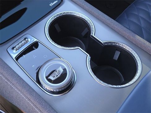 New 2026 Cadillac Vistiq Premium Luxury w/ LPO, Floor Liner Package image 13