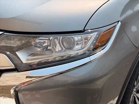 Used 2020 Mitsubishi Outlander SE AWD/4WD image 17