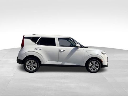 Used 2021 Kia Soul LX image 6
