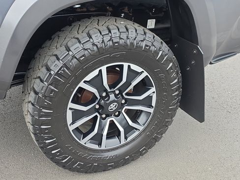Certified 2023 Toyota Tacoma TRD Sport AWD/4WD image 10