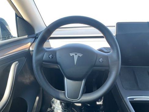 Used 2023 Tesla Model Y Long Range AWD/4WD image 15