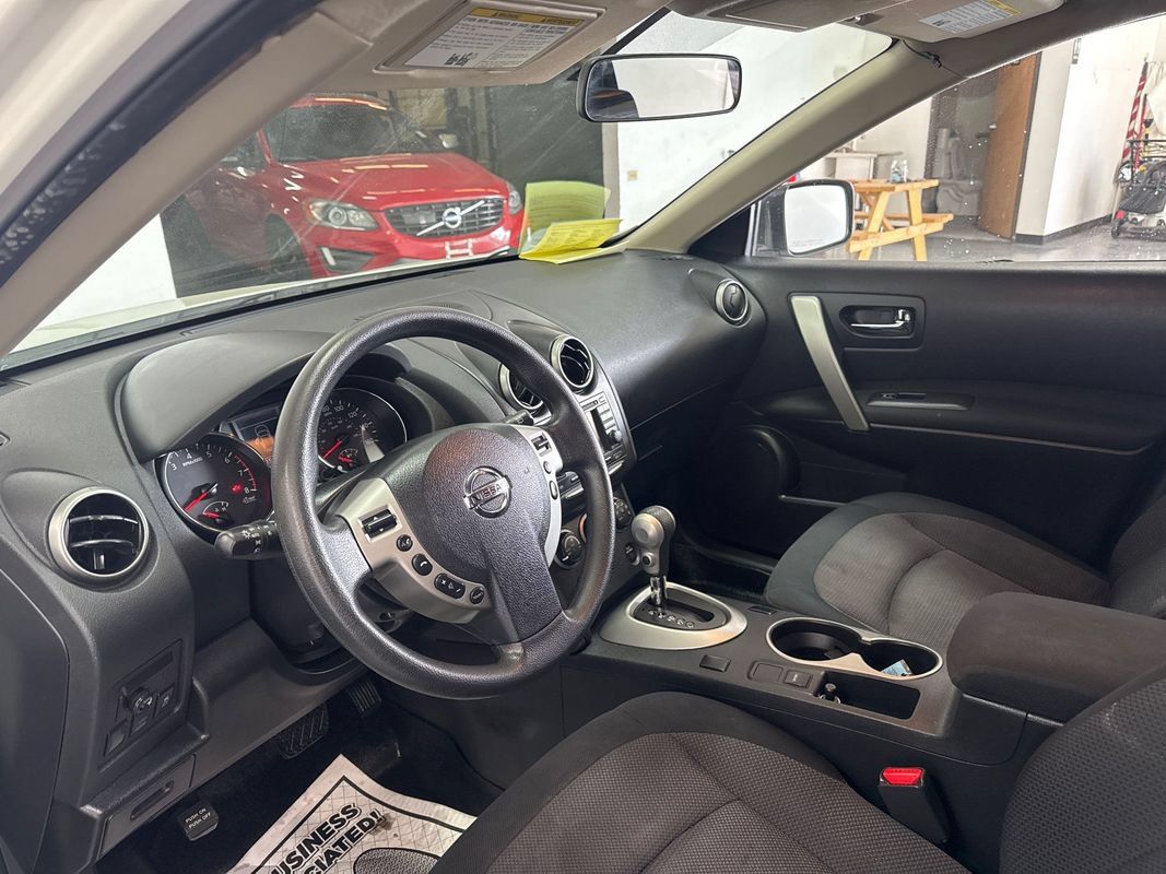Used 2013 Nissan Rogue SV w/ Premium Pkg AWD/4WD image 8