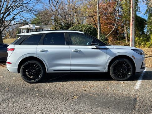 New 2026 Lincoln Corsair Premiere image 3