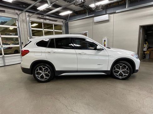 Used 2018 BMW X1 sDrive28i FWD image 6