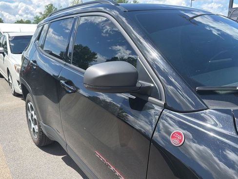 Used 2022 Jeep Compass Trailhawk w/ Sun and Sound Group AWD/4WD image 5