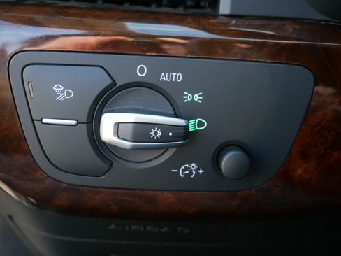 Used 2019 Audi A4 2.0T allroad Premium Plus image 26