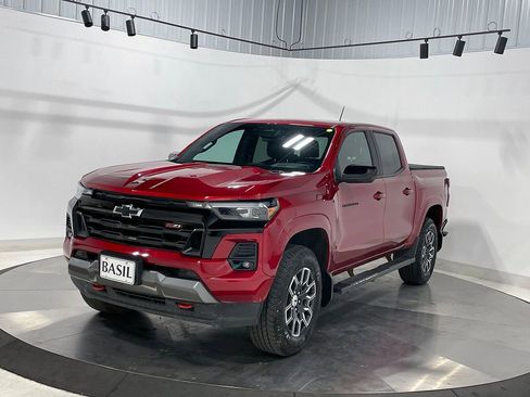 Used 2024 Chevrolet Colorado Z71 w/ Z71 Convenience Package 2 AWD/4WD image 8