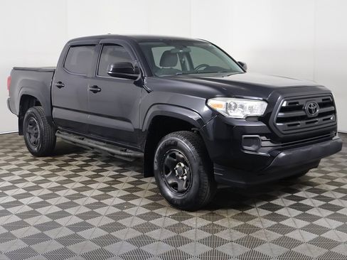 Used 2017 Toyota Tacoma SR w/ Tow Package image 35