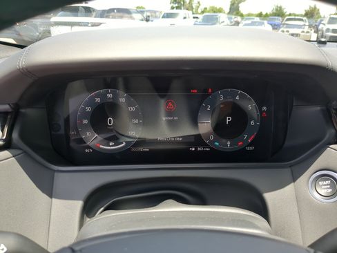 New 2026 Land Rover Range Rover Velar Dynamic SE image 31