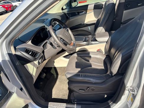 Used 2019 Lincoln Nautilus Reserve FWD image 17