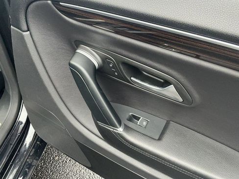 Used 2014 Volkswagen CC Executive image 29