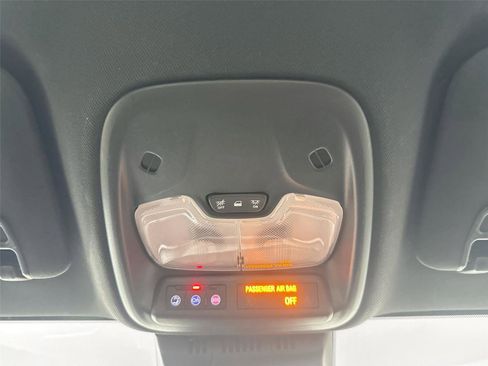 Used 2023 GMC Canyon AT4 w/ AT4 Premium Package AWD/4WD image 6