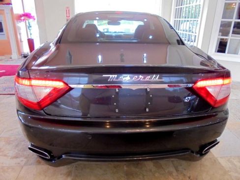 Used 2009 Maserati GranTurismo S RWD image 19