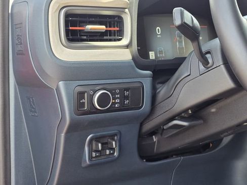 Used 2025 Ford Maverick Lariat w/ 4K Tow Package image 19