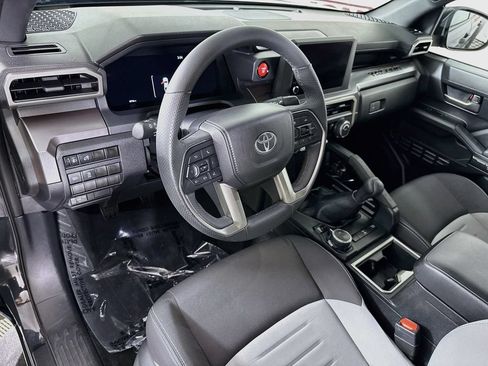 Used 2025 Toyota Tacoma TRD Off-Road AWD/4WD image 18