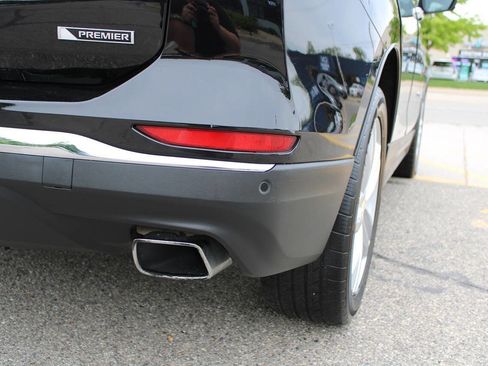 Used 2018 Chevrolet Equinox Premier image 32