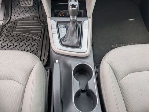 Used 2018 Hyundai Elantra Value Edition FWD image 17