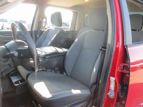 Used 2019 RAM 2500 Big Horn image 14