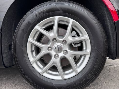 New 2025 Chrysler Pacifica Select image 36