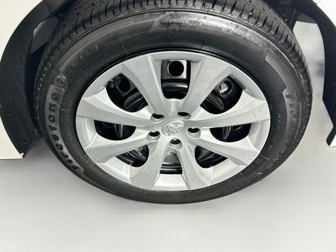 Used 2025 Toyota Corolla LE FWD image 11