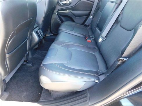 Used 2015 Jeep Cherokee Limited w/ Luxury Group AWD/4WD image 27