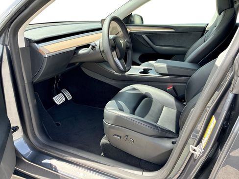 Certified 2023 Tesla Model Y Performance AWD/4WD image 9