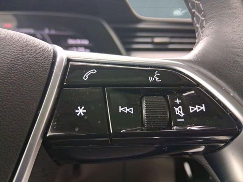 Certified 2024 Audi Q8 e-tron Premium Plus w/ Premium Plus Package image 19