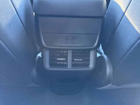 Used 2025 Chevrolet Equinox LT w/ Convenience Package II image 13