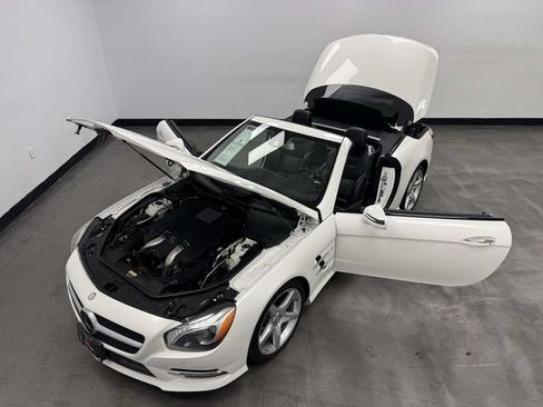 Used 2016 Mercedes-Benz SL 550 w/ Driver Assistance Package image 19