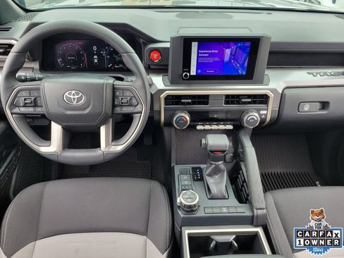 Used 2025 Toyota Tacoma TRD Off-Road AWD/4WD image 9