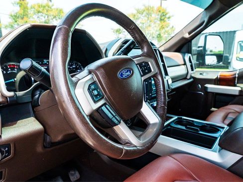 Used 2022 Ford F250 King Ranch w/ King Ranch Ultimate Package AWD/4WD image 8