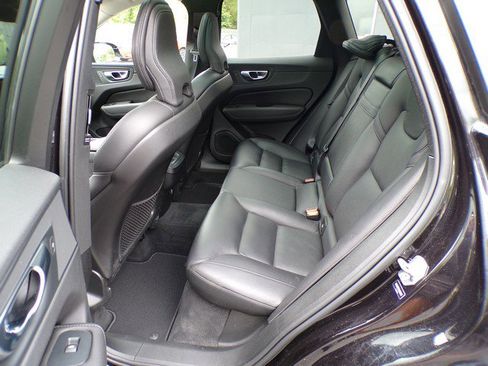 Used 2020 Volvo XC60 T6 Momentum w/ Protection Package AWD/4WD image 14