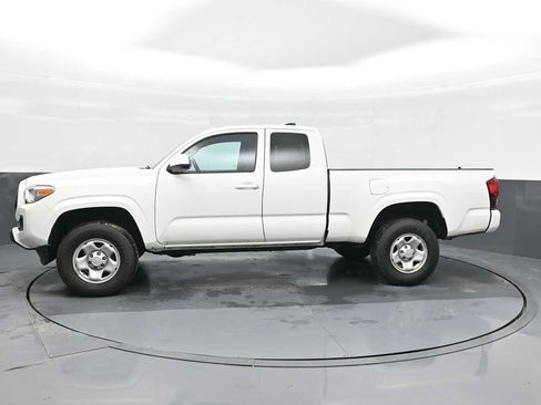 Used 2021 Toyota Tacoma SR image 5