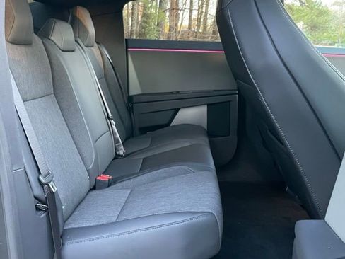 Used 2025 Tesla Cybertruck 2WD Crew Cab image 18