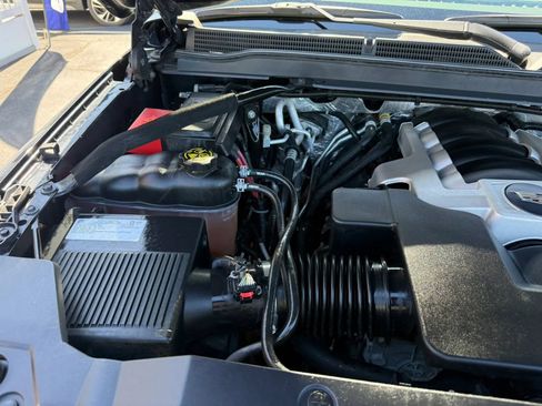 Used 2018 Cadillac Escalade Luxury AWD/4WD image 65