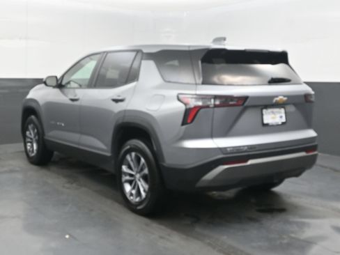 Used 2025 Chevrolet Equinox LT FWD image 8