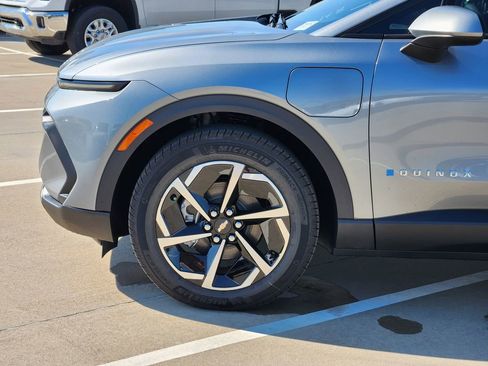 New 2026 Chevrolet Equinox EV LT image 5