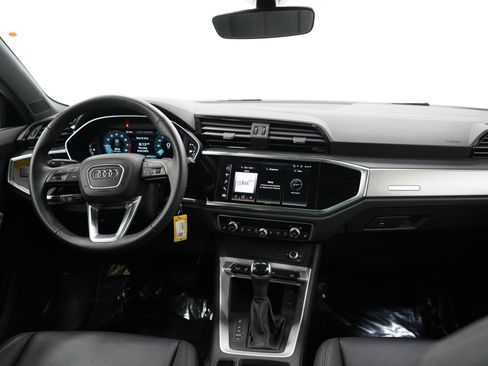 Used 2025 Audi Q3 2.0T Premium image 13