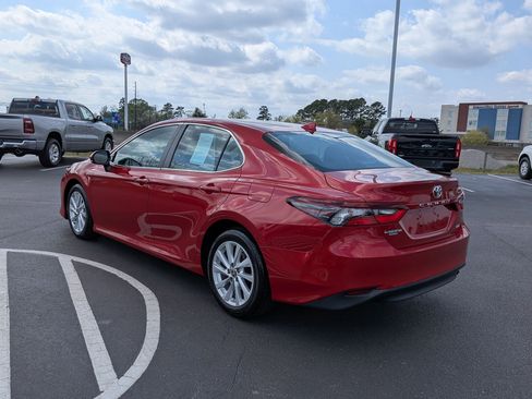 Used 2023 Toyota Camry LE image 5