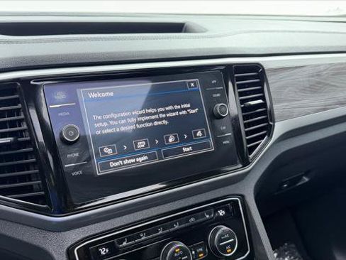 Used 2023 Volkswagen Atlas Cross Sport SE w/ Panoramic Sunroof Package FWD image 28