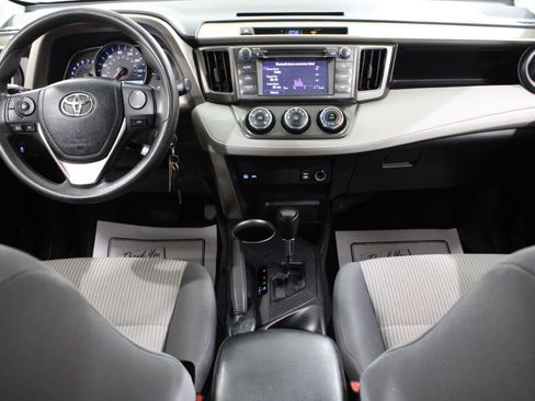 Used 2013 Toyota RAV4 LE AWD/4WD image 2