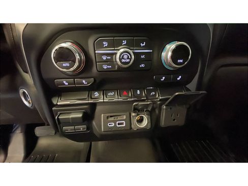 Used 2022 GMC Sierra 2500 SLT w/ Gooseneck/5TH Wheel Package AWD/4WD image 14