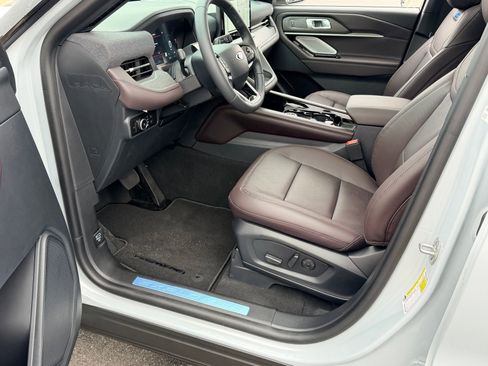 New 2026 Ford Explorer Platinum image 30