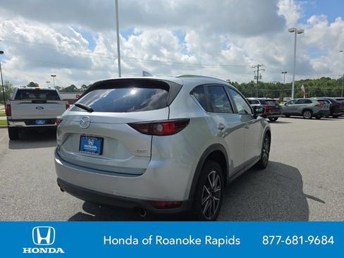 Used 2018 MAZDA CX-5 Touring w/ Preferred Equipment Package FWD image 5