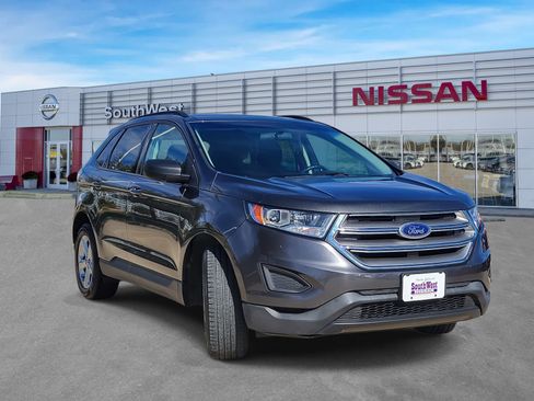 Used 2018 Ford Edge SE image 5