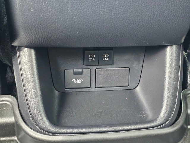 Used 2019 Toyota Highlander XLE AWD/4WD image 26