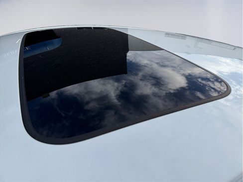 Used 2018 Honda Accord Touring image 9