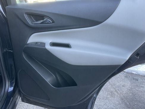 Used 2020 Chevrolet Equinox LS w/ LS Convenience Package image 27