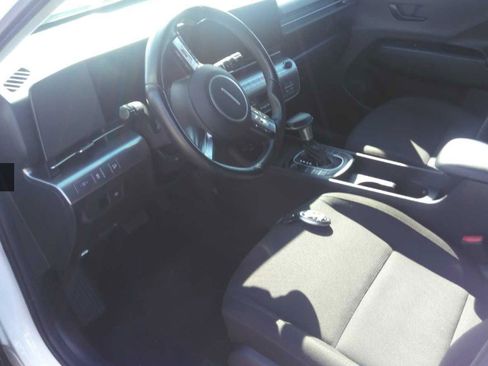 Used 2024 Hyundai Kona SEL FWD image 2